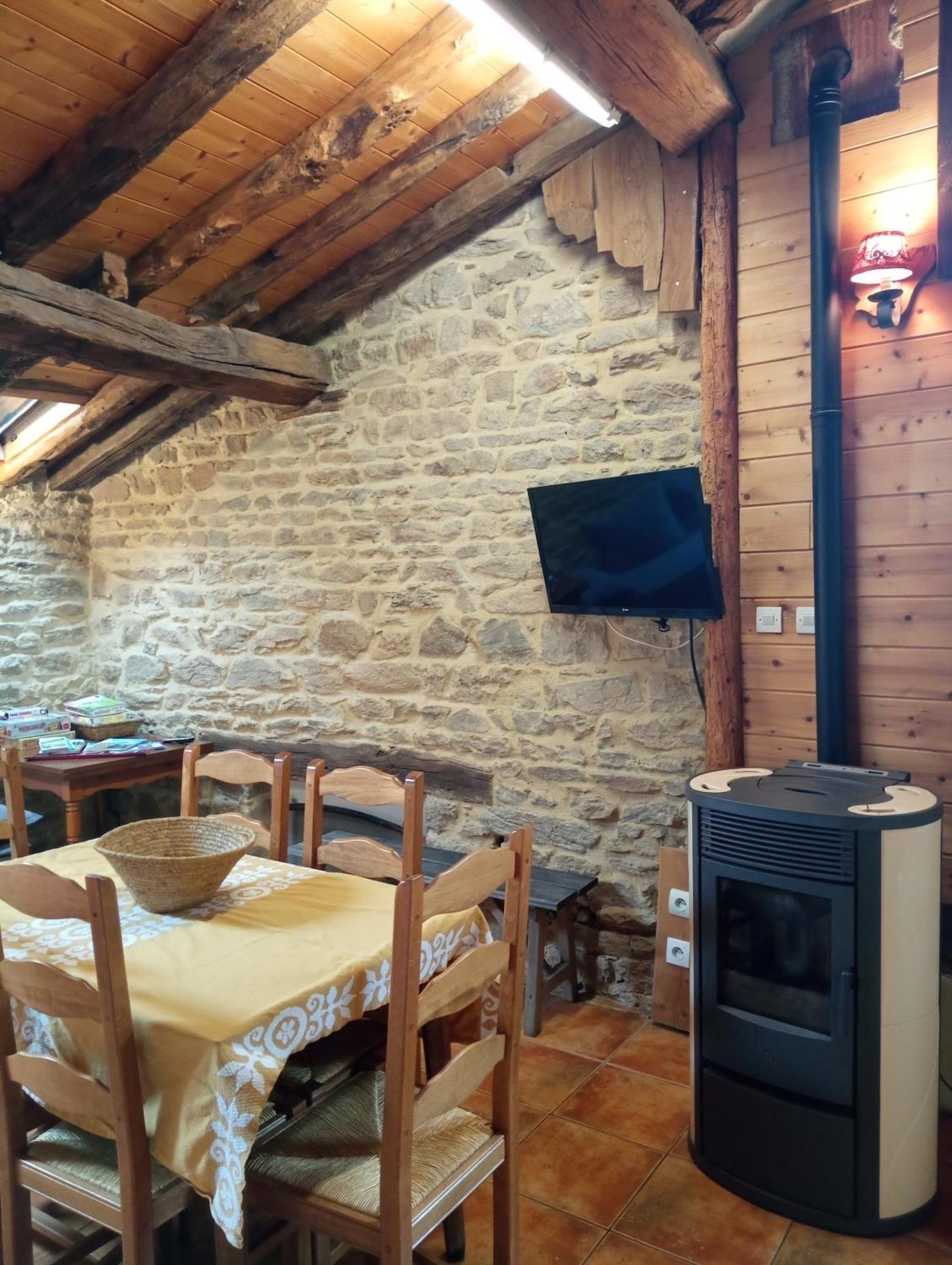 Gites Des Esselards Yzeron Luaran gambar